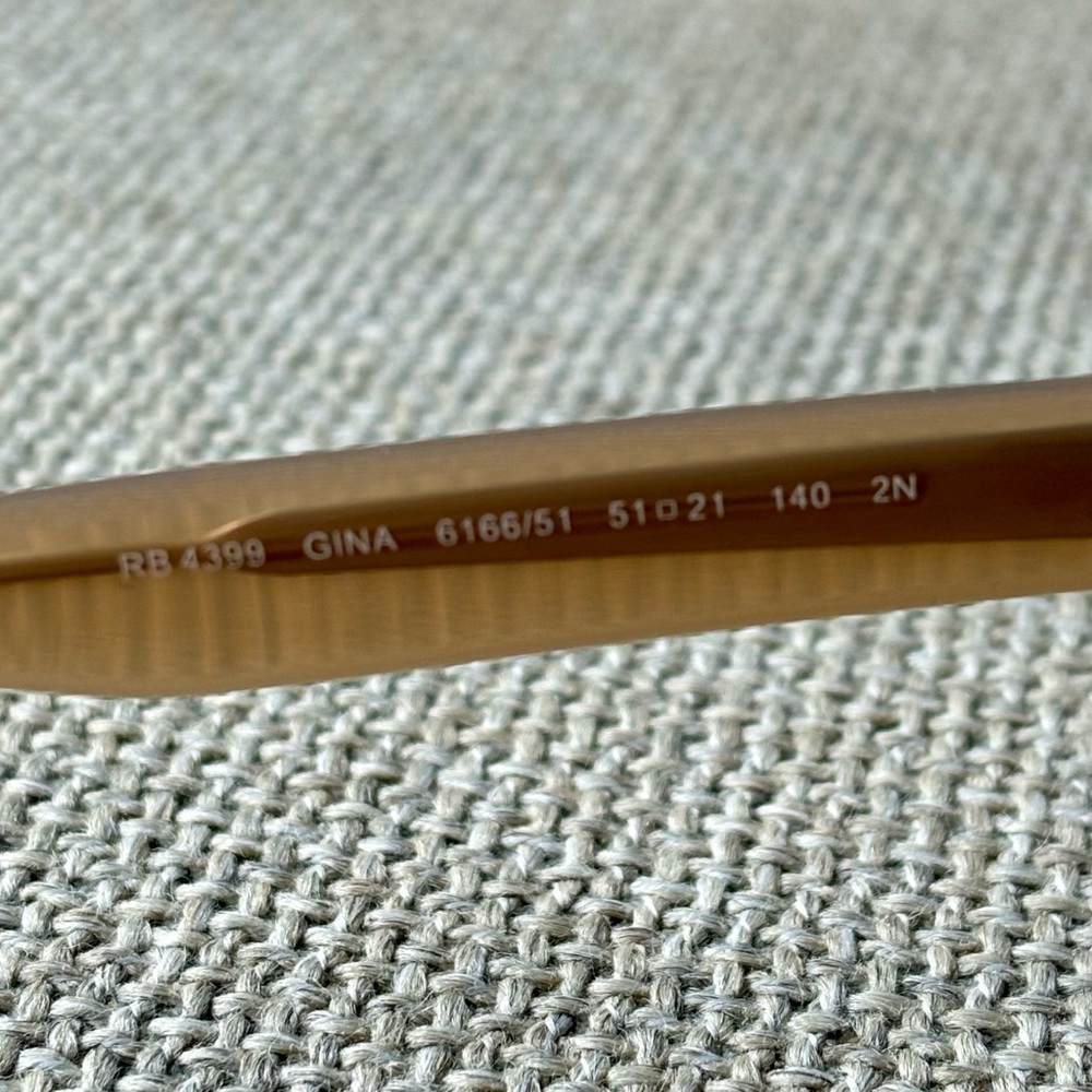 Ray-Ban Tan Sunglasses Classic Design - Picture 5 of 5
